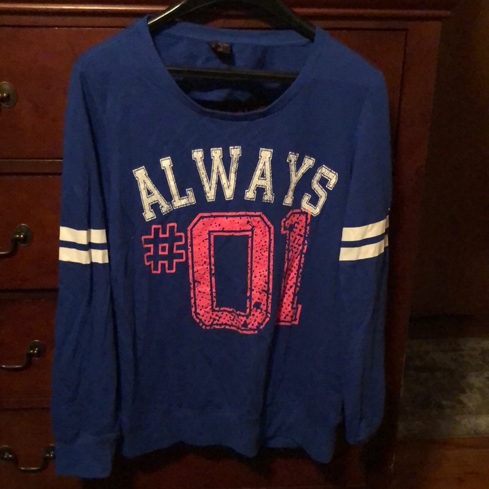 Cute Shirt size L EUC